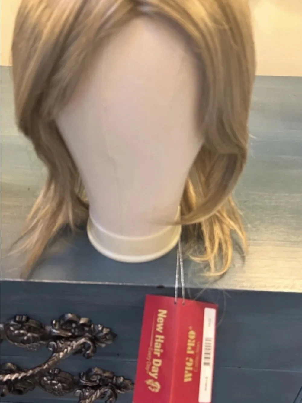 NWT Wig Pro M.Noelle 100% Hand Tied Mono-Top Layered Color18/12 Blonde Lt Weigh